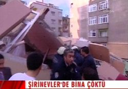 ŞİRİNEVLER DE ÇÖKEN BİNADAN GÖRÜNTÜLER