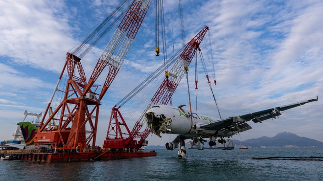 AIR ACT UÇAĞI DENİZDEN ÇIKARILDI