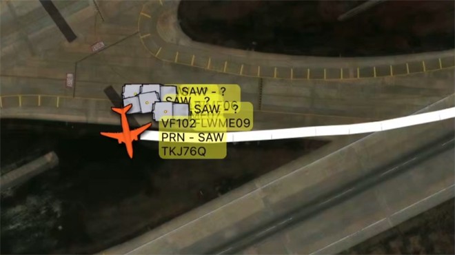 AJET UÇAĞI TAKSİ YOLUNDAN ÇIKTI