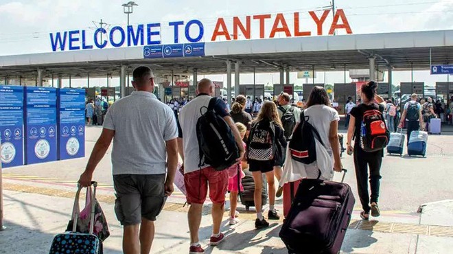 ANTALYA YA ZAMLI UÇACAKLAR