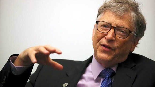 BILL GATES HAVACILIĞA ADIM ATIYOR