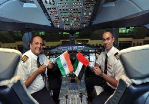 EMIRATES A380’LE BOMBAY’I SELAMLIYOR