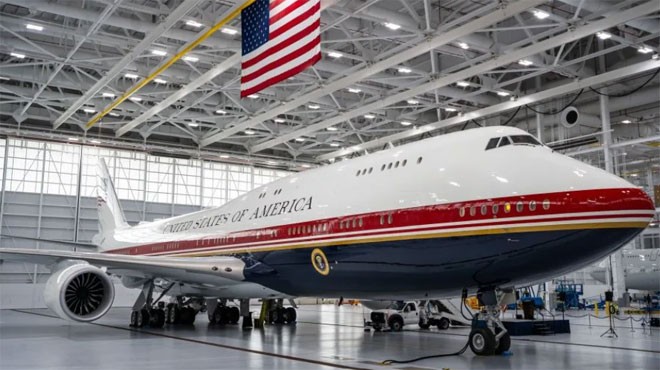 HEDİYE  AIR FORCE ONE  BAKIMDA