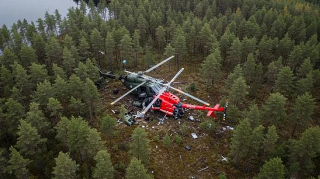 HELİKOPTERLER HAVADA ÇARPIŞTI