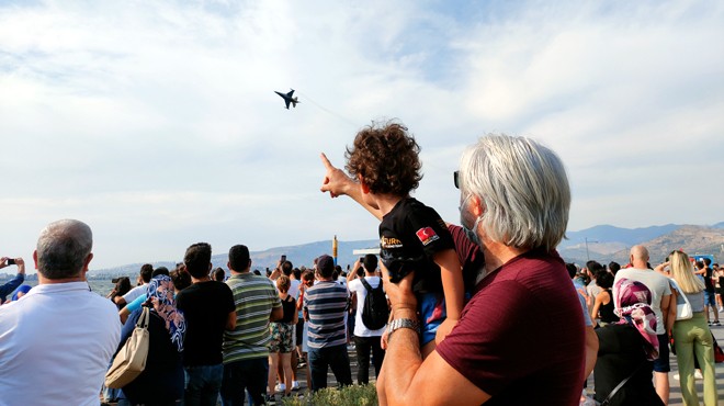 İZMİR DE AIRSHOW