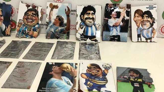 MARADONA TABLOSUNDA KOKAİN