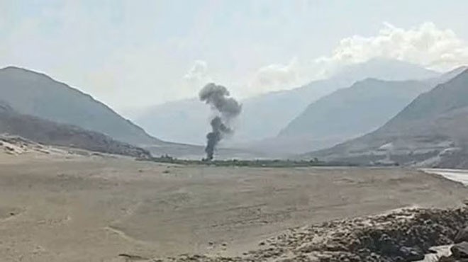 PAKİSTAN’DA HELİKOPTER DÜŞTÜ