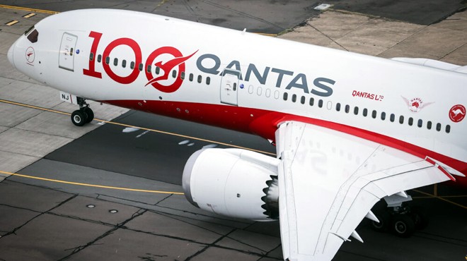 QANTAS 100 YAŞINI KUTLUYOR