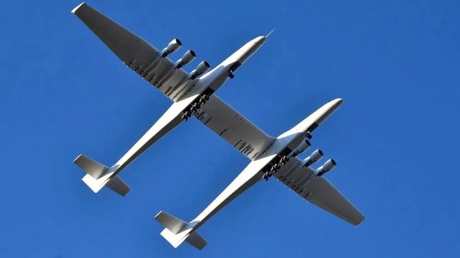 STRATOLAUNCH TEST UÇUŞU YAPTI