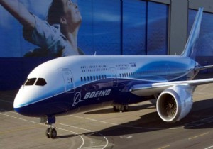 BOEING DREAMLINER ÜRETİMİNİ YAVAŞLATIYOR