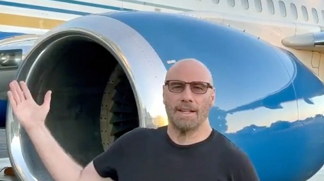 TRAVOLTA ARTIK 737 PİLOTU