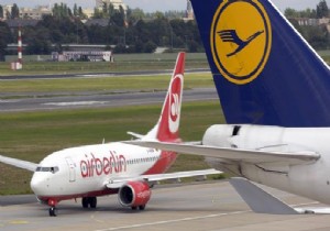 AIR BERLIN UÇUŞLARINI DURDURUYOR