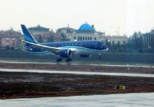 AZERBAYCAN’IN 787’Sİ AHL’YE İNDİ