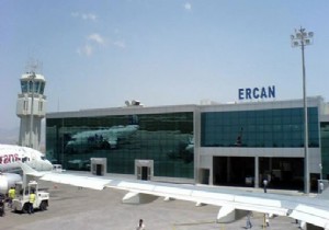 ERCAN’DA KULE ÇALIŞANLARI GREV YAPTI