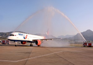 GAZİPAŞA İLK B757 Yİ KARŞILADI