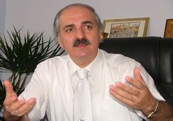 KURTULMUŞ UN UÇAĞI DİREĞE ÇARPTI