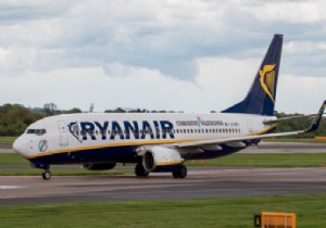 THY UÇAĞINA RYANAIR ÇARPTI