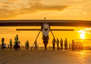 SOLAR IMPULSE 2 YENİDEN HAVALANDI